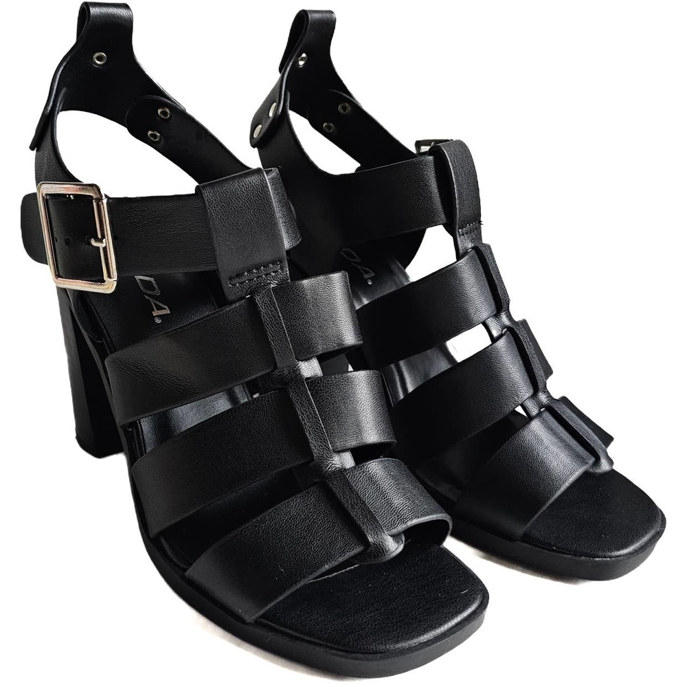 Soda Black Emi Sz 7 Women's Black Lug Sole Chunky Platform Heel Sandals